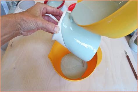 How To Glaze Pottery - 9 Pottery Glazing Techniques - Pottery Crafters