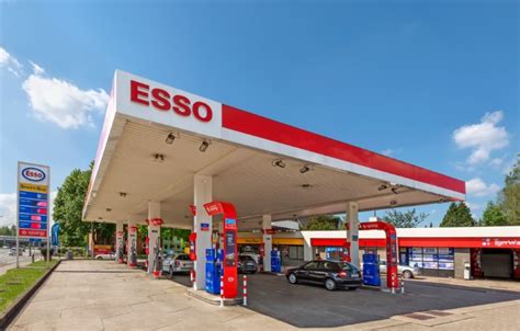 Die 100. Esso-Station hat das neue Synergy-Design erhalten