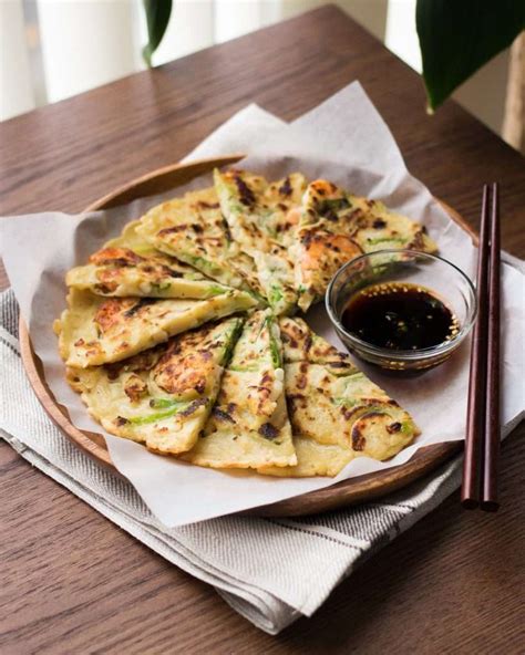 Korean Seafood Pancake (Haemul Pajeon) - Cookerru