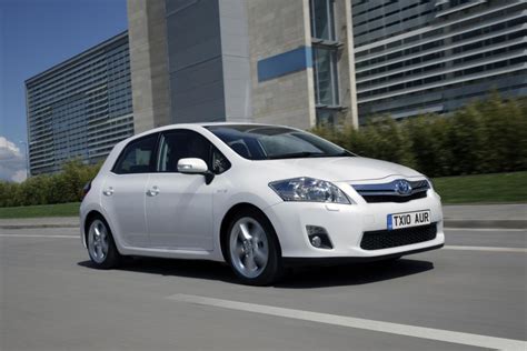 Toyota Auris Hybrid Official Info Released - autoevolution