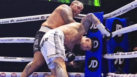 Ex-UFC Star Mark Hunt Ends Career on High With Brutal KO of Unbeaten ...