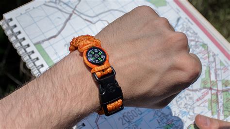 UST Ultimate Survival Paracord Survival Compass Bracelet, Orange (20 ...