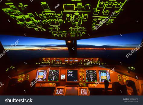 3,478 imágenes de 777 cockpit - Imágenes, fotos y vectores de stock ...