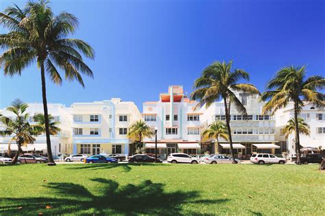 Ocean Drive in Miami - Miami’s Most Famous Beachfront Strip – Go Guides