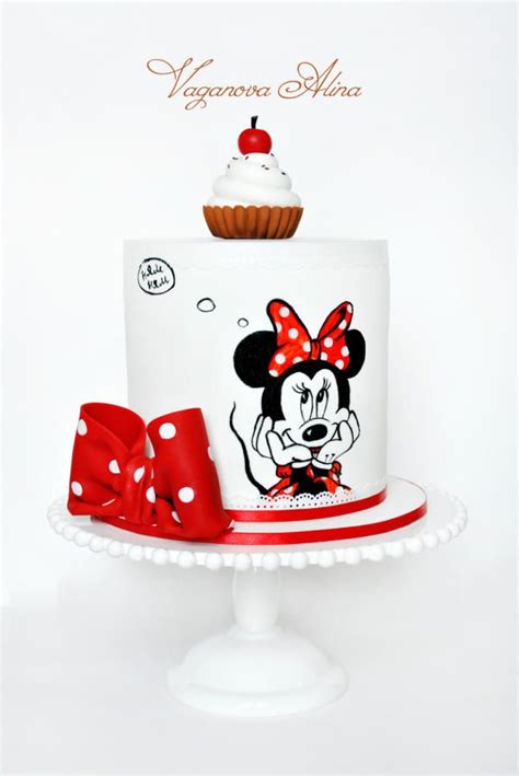 mini mouse cake | Minnie mouse cake, Mickey and minnie cake, Mini mouse ...