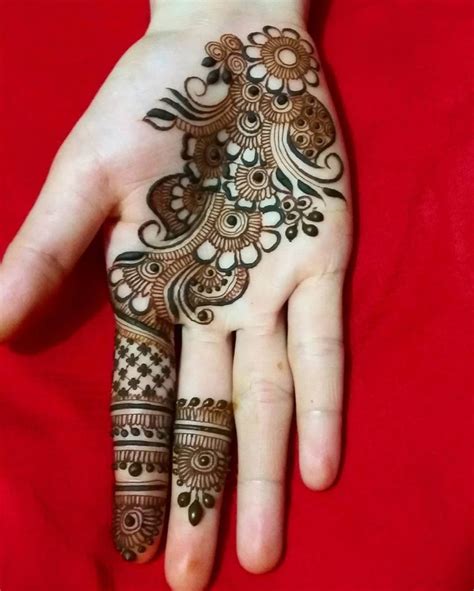 Latest Mylanchi Designs For Front Hand Kerala Mehndi Designs (8) - K4 ...