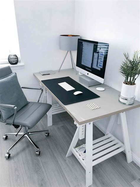 14 Minimalist Desk Setup Ideas for Maximum Style