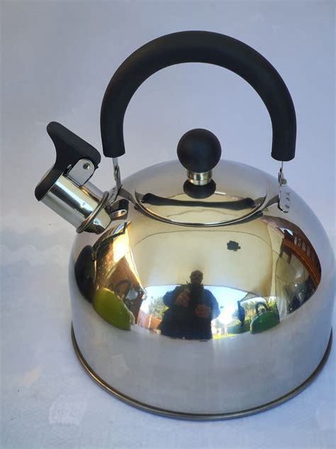 Stainless steel stove top whistling tea 2.5 Litre kettle Fast boiling ...