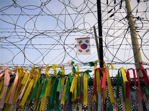 Korean DMZ Demilitarized Zone Ribbon Fence Imjingak Park (1) - Living ...