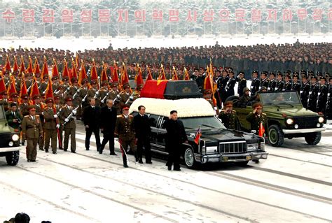 Kim Il Sung Funeral / North Korea Pyongyang In The Streets Weeps For ...