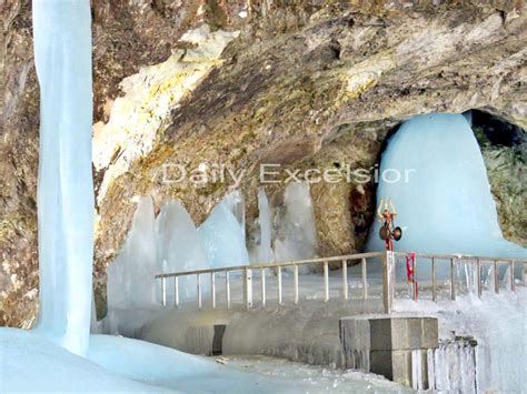 Holy Ice Lingam of Lord Shiva in full form inside Shri Amarnath Ji cave ...