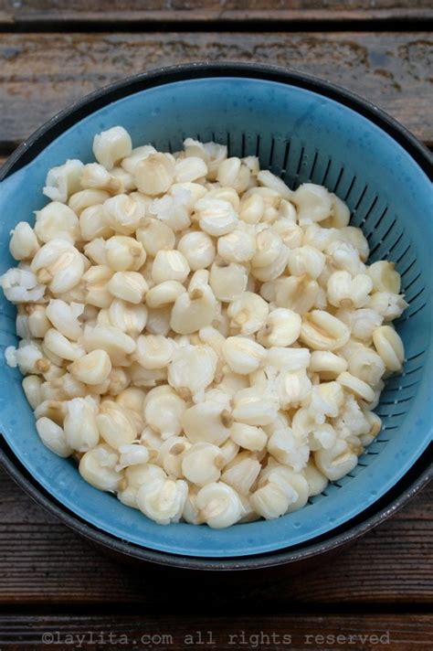 How to cook hominy corn or mote - Laylita's Recipes