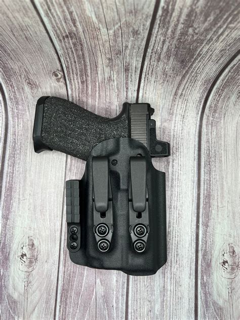 Light Bearing IWB Holster for Glock 19/19X/45 Pistol. – DnzHolsters