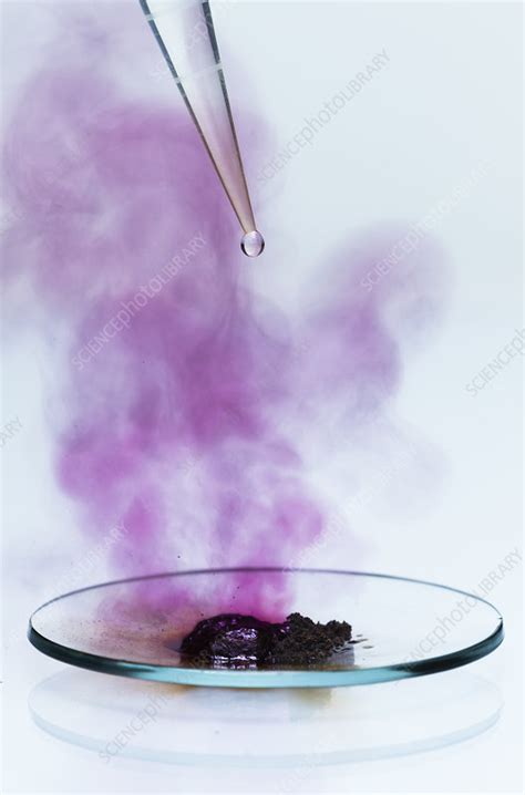 Aluminium reacts with iodine, 2 of 5 - Stock Image - C044/0429 ...