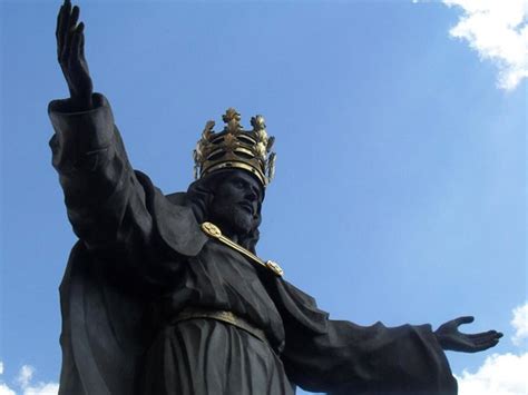 Crazy Pictures: Black Jesus Statue Images