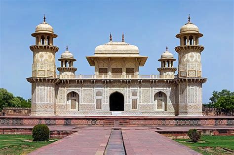 1622-28.Tomb of I'timād-ud-Daulah.Mughal mausoleum. Agra.Uttar Pradesh ...