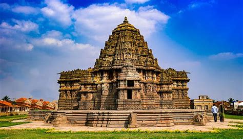 5 Most Ancient Temples To Visit in Karnataka - lifeberrys.com