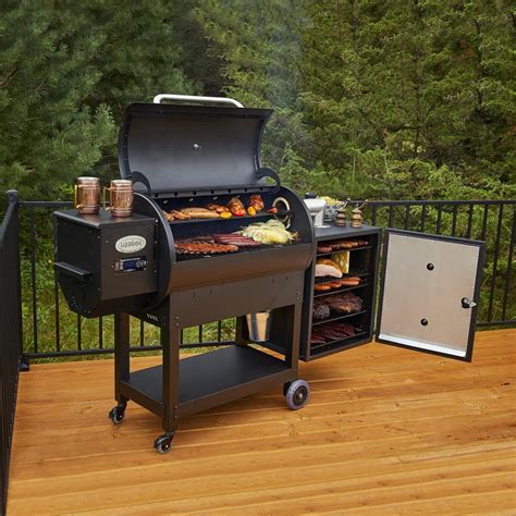 Louisiana Grills LG900C1 Wood Pellet Grill and Smoker - 60901 : BBQGuys