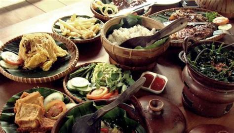 Gunakan 4 Tips Kuliner Bandung ini Supaya Makan Lebih Menyenangkan ...