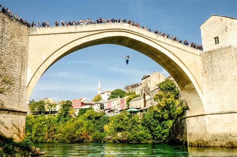 The world seen from Mostar bridge