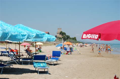 Abruzzo Beaches | Blue Flag Beaches in Abruzzo Adriatic Coast ⛱