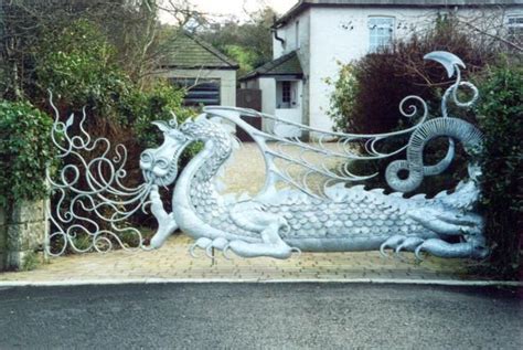 Dragon sculpture, Art, Dragon art