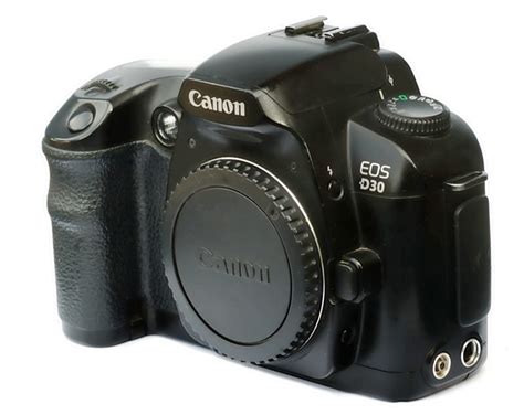 Canon EOS D30 on l3wis c0ll4rd d4wt c0m