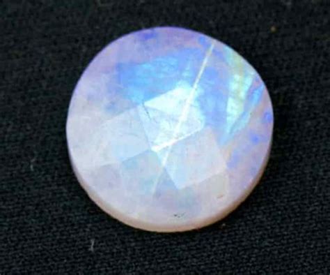 What are the Different Types and Colors of Moonstone? [With Pictures ...