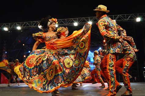 Municípios apresentam grupos culturais no palco de apresentações do ...