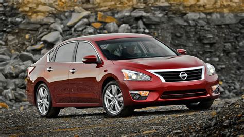 Auto review: 2014 Nissan Altima keeps the faith