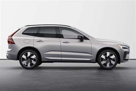 Previewing the 2024 Volvo XC60 Hybrid: AWD-only SUV enters the U.S.