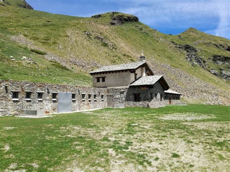 Self-guided Aosta Valley Hiking Tour (Italy)