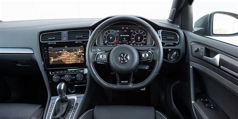 Volkswagen Golf R Interior & Infotainment | carwow