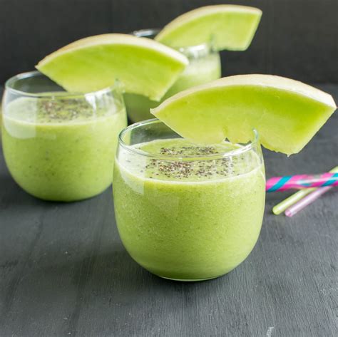 Kale Honey Dew Melon Smoothie [ V + GF + Paleo ] kiipfit.com