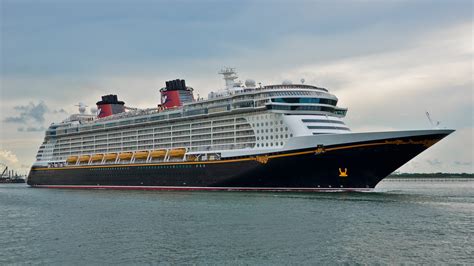 File:Disney Fantasy Cruise Ship (6) (21000557309).jpg - Wikimedia Commons