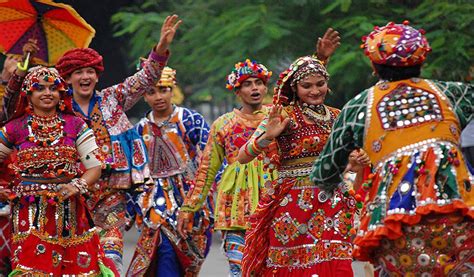 Garba Folk Dance, History, Steps, Origin, Dress, Information