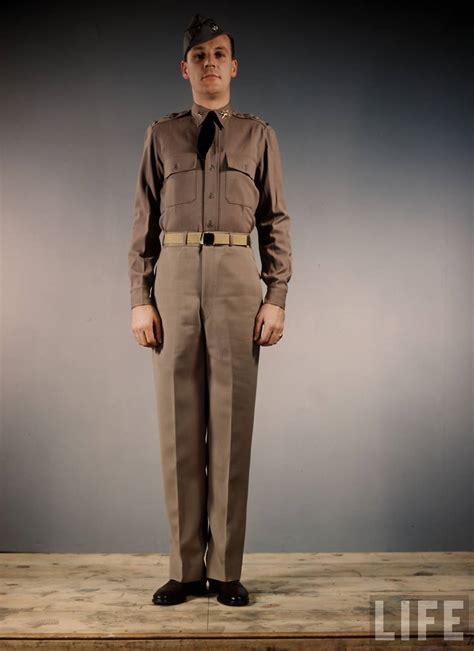 Amazing Color Photos That Show U.S Army Uniforms in World War II ...