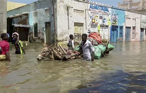 UN: Floods in central Somalia hit nearly 1 million people