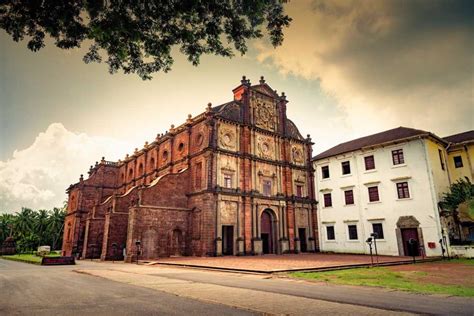 Basilica of Bom Jesus | Oldest Church in Goa, Timings, Architecture ...