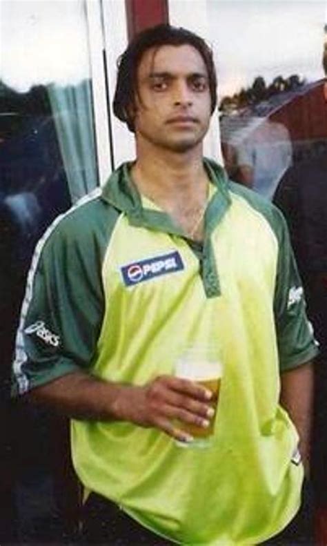 Shoaib Akhtar Height, Age, Wife, Children, Family, Biography & More ...