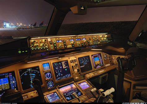 Boeing 777 300Er Cockpit