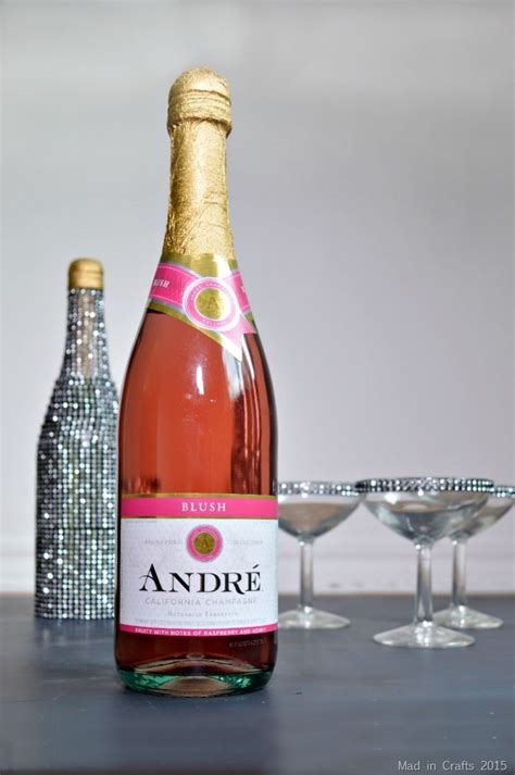 RHINESTONE BOTTLE & CHAMPAGNE GLASSES - Mad in Crafts