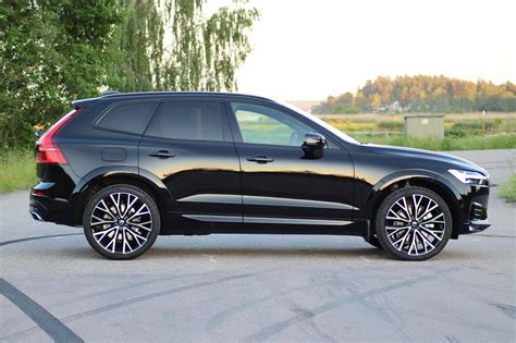 Volvo XC60 AWD T5 R-Design "Black Widow" (2020) - Garaget