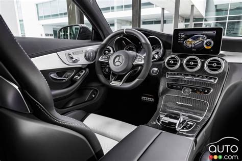 2017 Mercedes-Benz C63 AMG Coupe pictures | Auto123