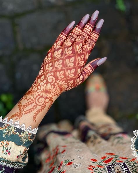 Back Hand Mehndi Designs | Simple Back Side Henna Ideas - K4 Fashion