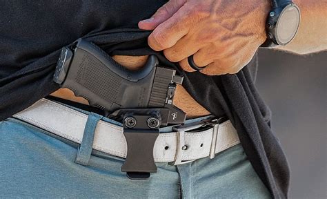 Glock 23 Holster - Guide to the Best Paddle, Shoulder, Leg - Gun News Daily