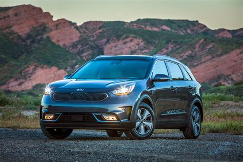 Kia Motors America Introduces 2018 Niro Plug-in Hybrid Crossover At Los ...