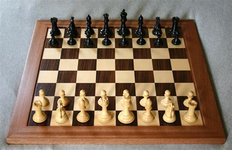 File:Chess board opening staunton.jpg - Wikipedia