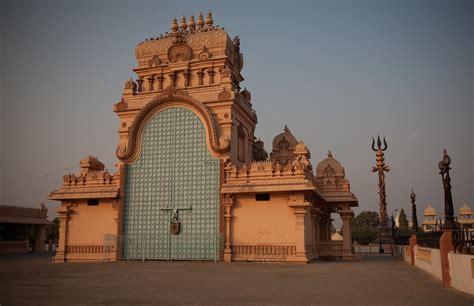 Chhatarpur Temple, Delhi | Also known as Shiv Gauri Nageshwa… | Flickr