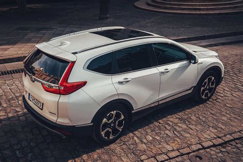 New 2019 Honda CR-V Hybrid prices start from under £30,000 - Motoring ...